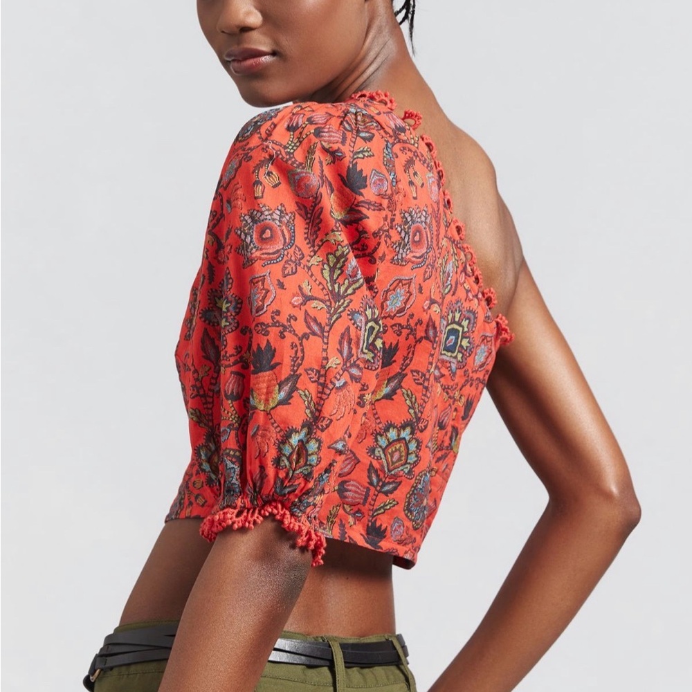 FARM Rio Red Patterned One-Shoulder Crop Top - Picture 2 of 7